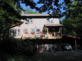 215 Glenwood Dr, Saranac Lake, NY 12983