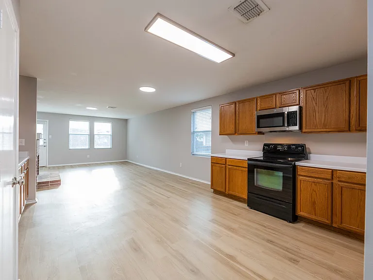 12870 Gillon Dr — Photo 6