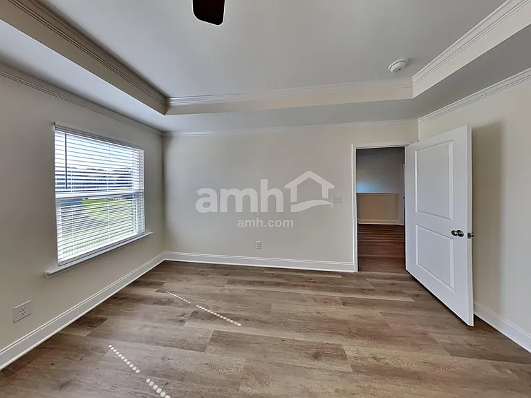 5323 Trust Dr — Photo 11