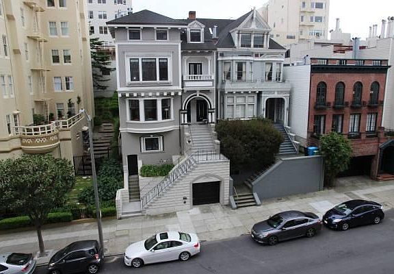 Living Room View of Pacific Heights and the beautiful Victorian Homes!