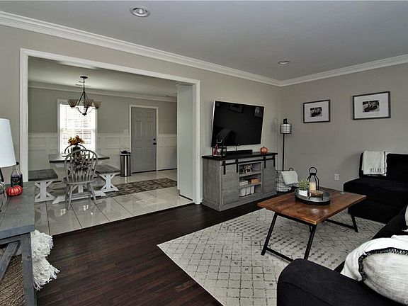 3rd image of 11430 Great Branch Dr
