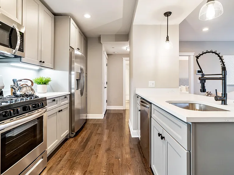 312 Spring St #402 — Photo 21