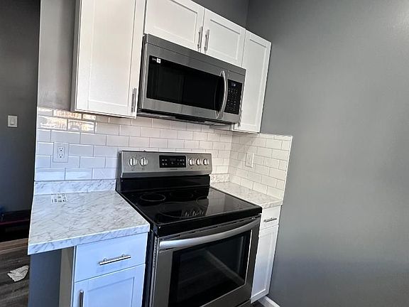 5th image of 153 Vine St Unit 2