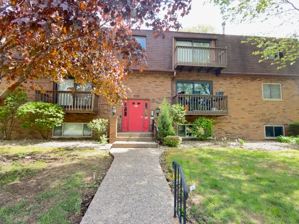 (undisclosed Address), Moline, IL 61265