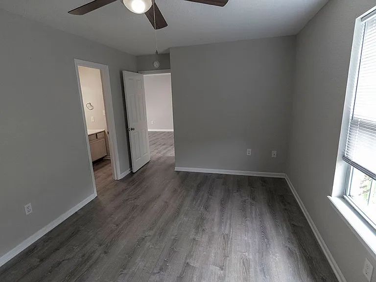 4305 Derby Ridge Dr — Photo 12