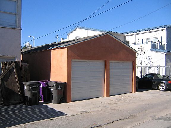 Garage.