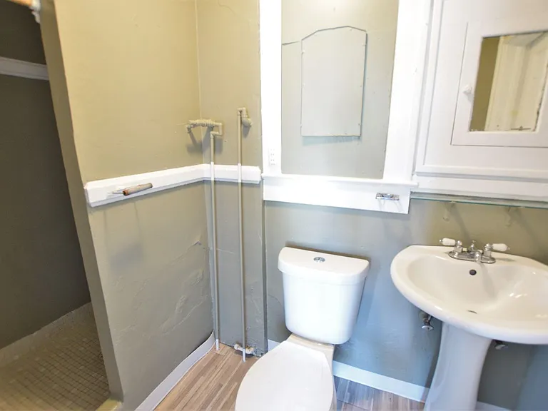 109 James Ave #B — Photo 6