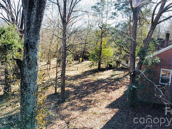 4th image of 113 Stonecrest Cir SW