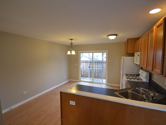 5th image of 303 Ida Ave