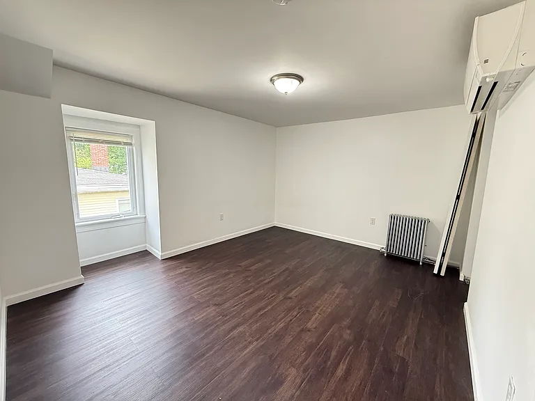 81 Alder St — Photo 7