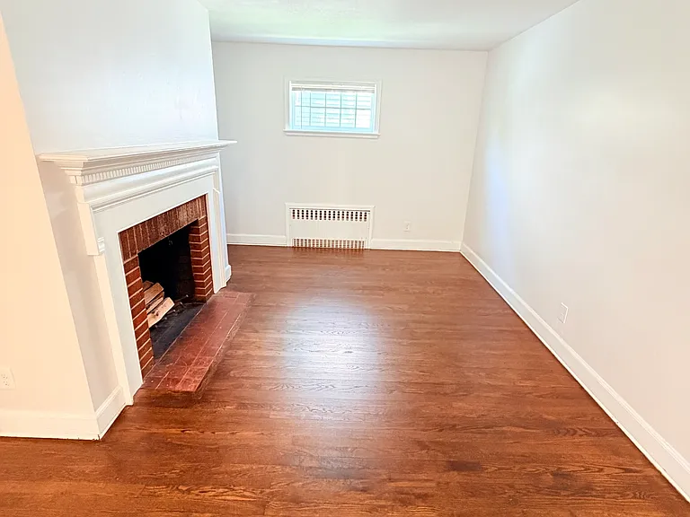 8 Locust St #1 — Photo 8