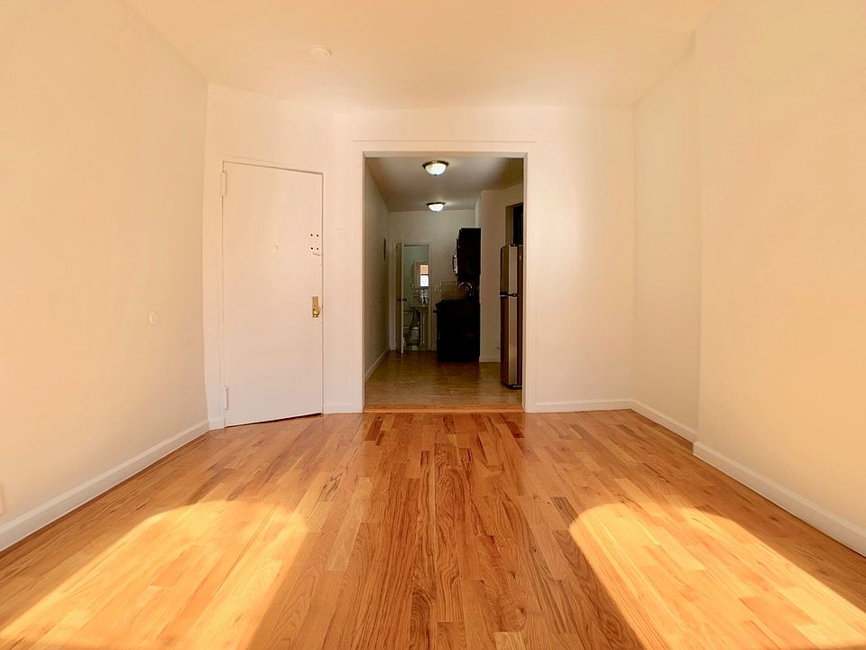 2nd image of 225 W 105th St #5FS