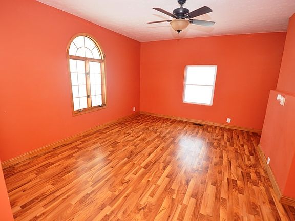 4th image of 501 E Washington St