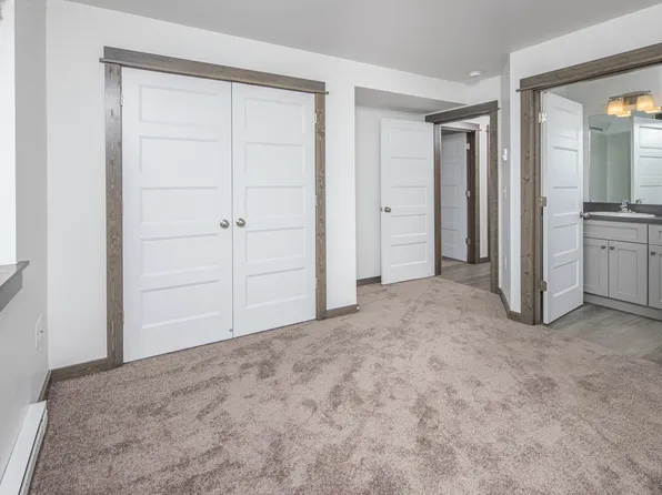1806 Cruiser Lane