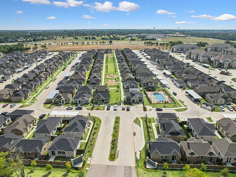 VLux Stoneridge — Photo 98