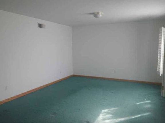 3rd image of 1440 Foxridge Cir