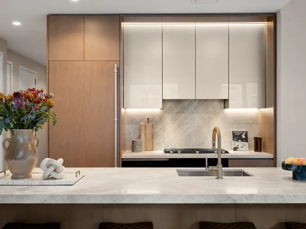 126 East 57th Street image 1 of 25