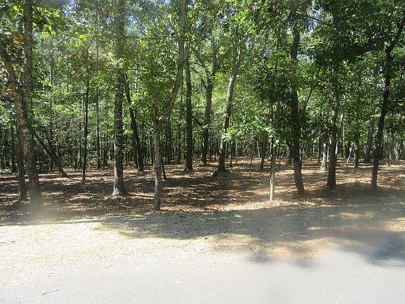 4th image of 24 Cedar Dr