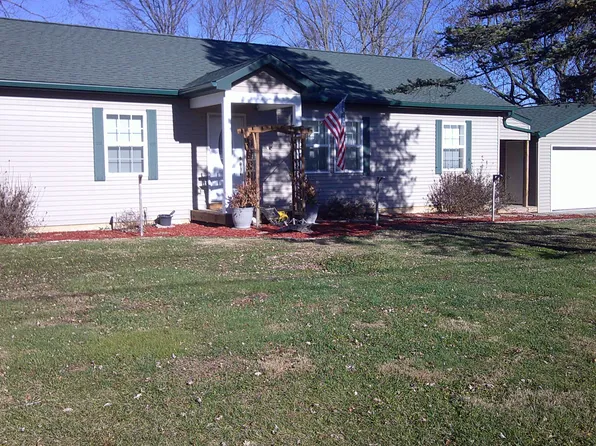 3599 Andrews Rd, Buchanan, MI 49107