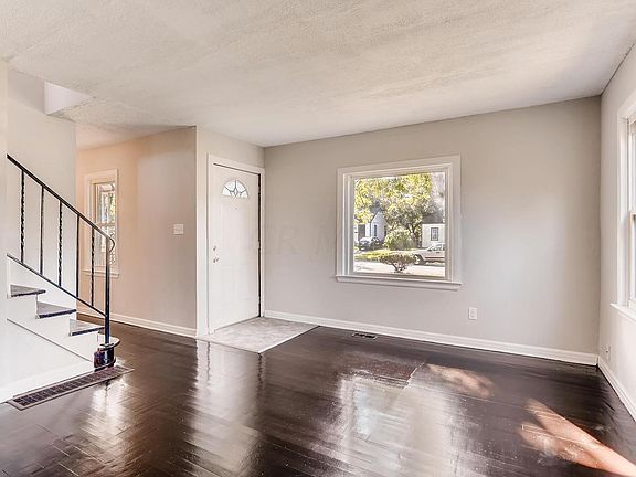 5th image of 2432 Vendome Dr S