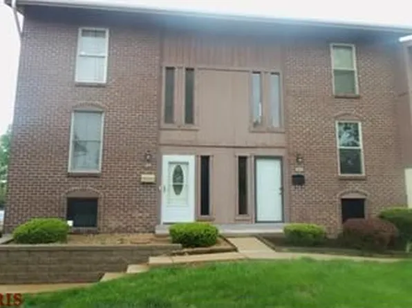 134 Carmel Woods Dr, Ellisville, MO 63021