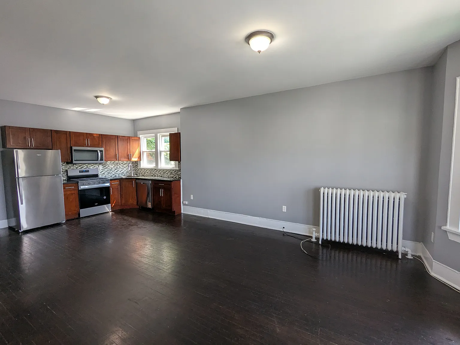 4 bed, 1800 sqft, $2,495 — Photo 2