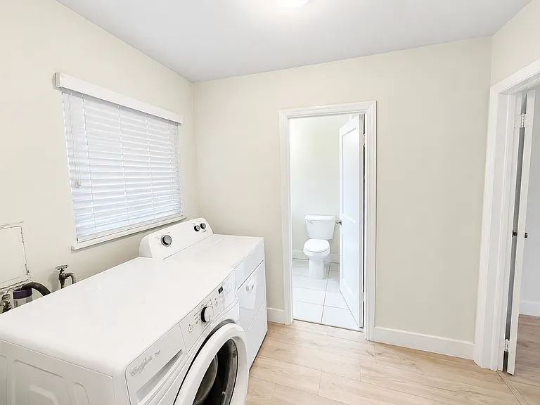 2218 N Newport St — Photo 7