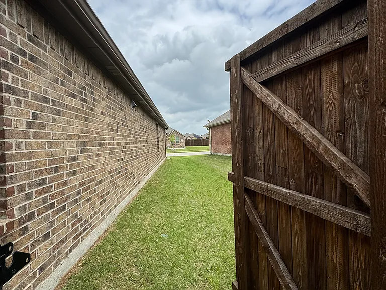 730 Musket St — Photo 13