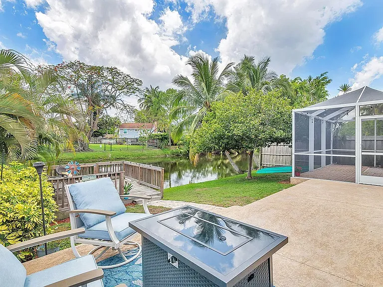 1304 Waterway Cove Dr — Photo 19