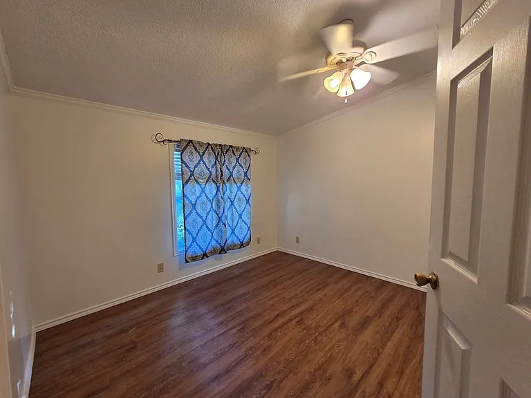 1723 Scott Rd — Photo 16