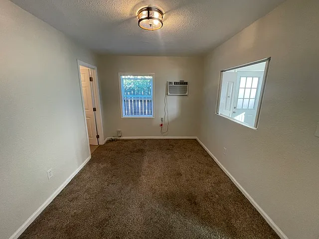 812 Cedar St #102 — Photo 16