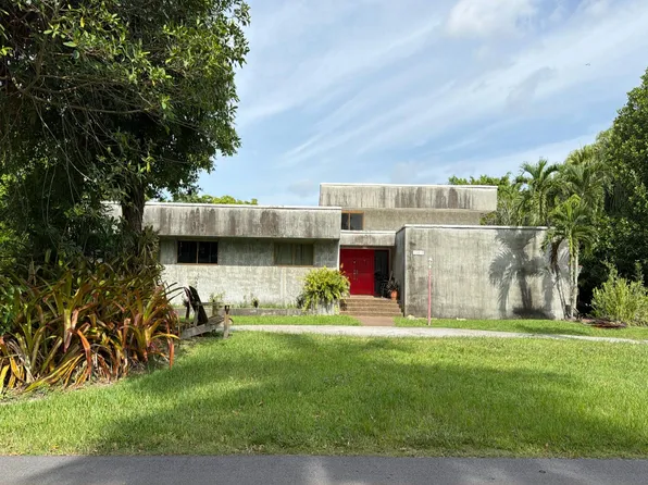 13050 N Calusa Club Dr, Miami, FL 33186