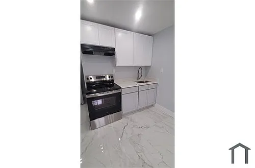 151 Beach 61st St #STUDIO Photo 1
