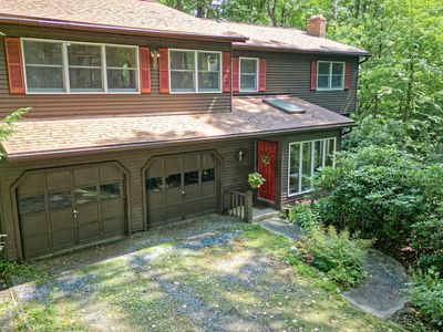 635 Kinns Road, Clifton Park, NY, 12065