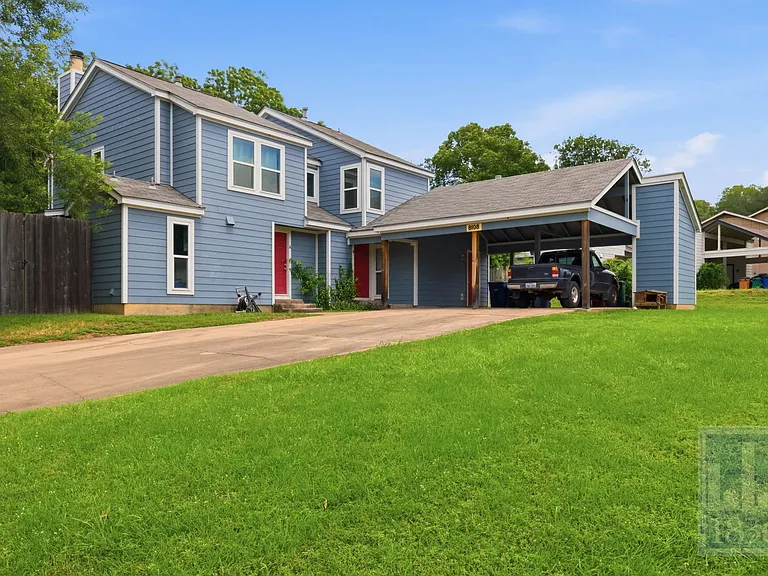 8108 Hood Cir #B — Photo 1