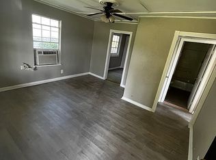 4817 Wilson St, Groves, TX 77619