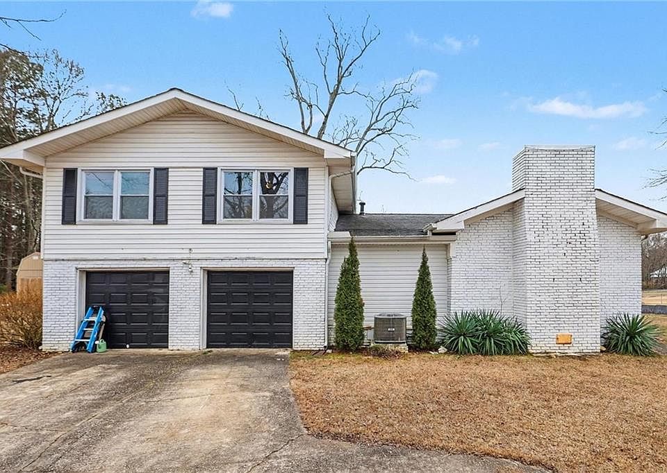 1st image of 221 Rome St