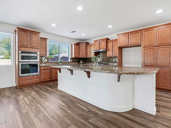 5th image of 3421 E PLUM Street