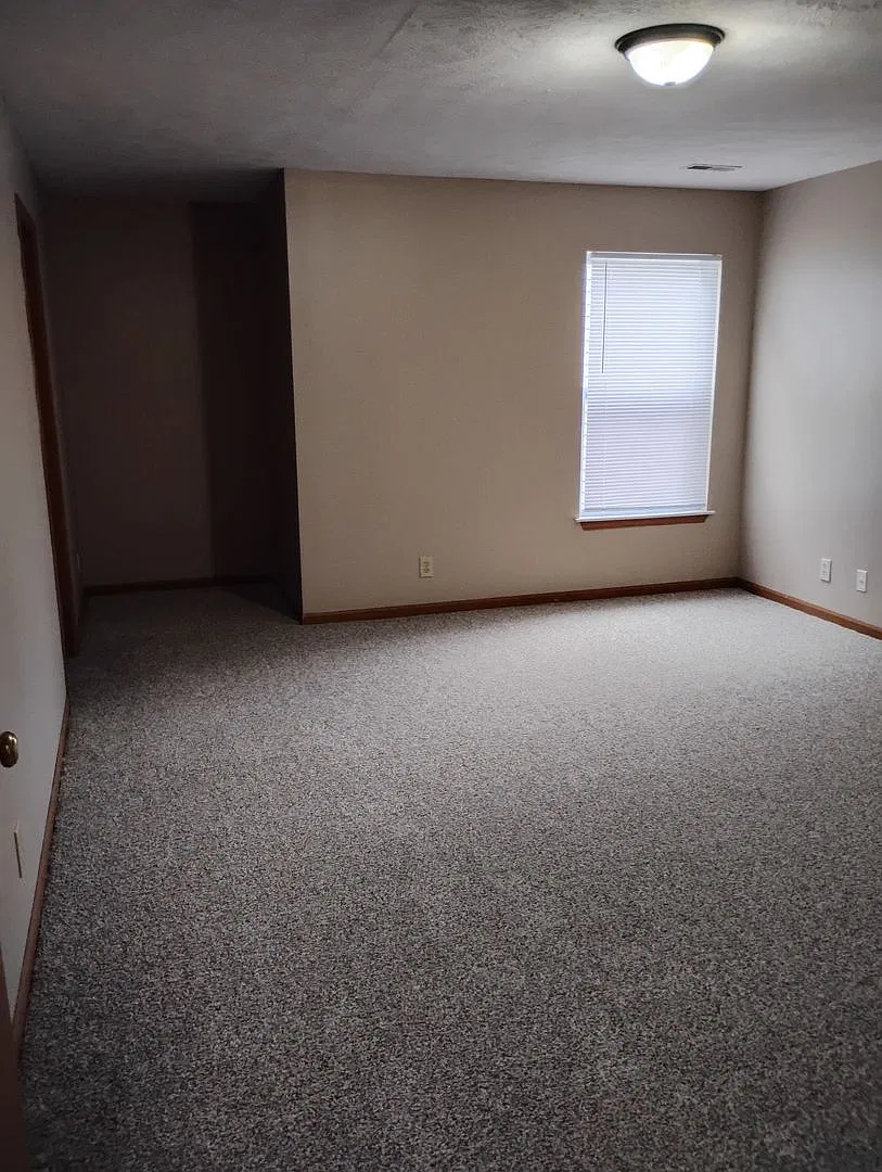 3916 Ledyard — Photo 3