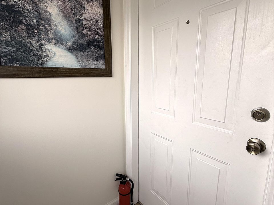 1st image of 325 Arlington Ave APT 1