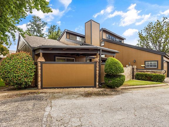 2nd image of 5522 Willow Cir