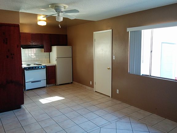 living room/ kitchen