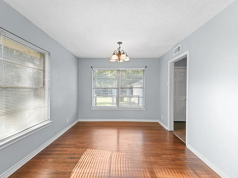 2829 Tolosa Dr — Photo 16