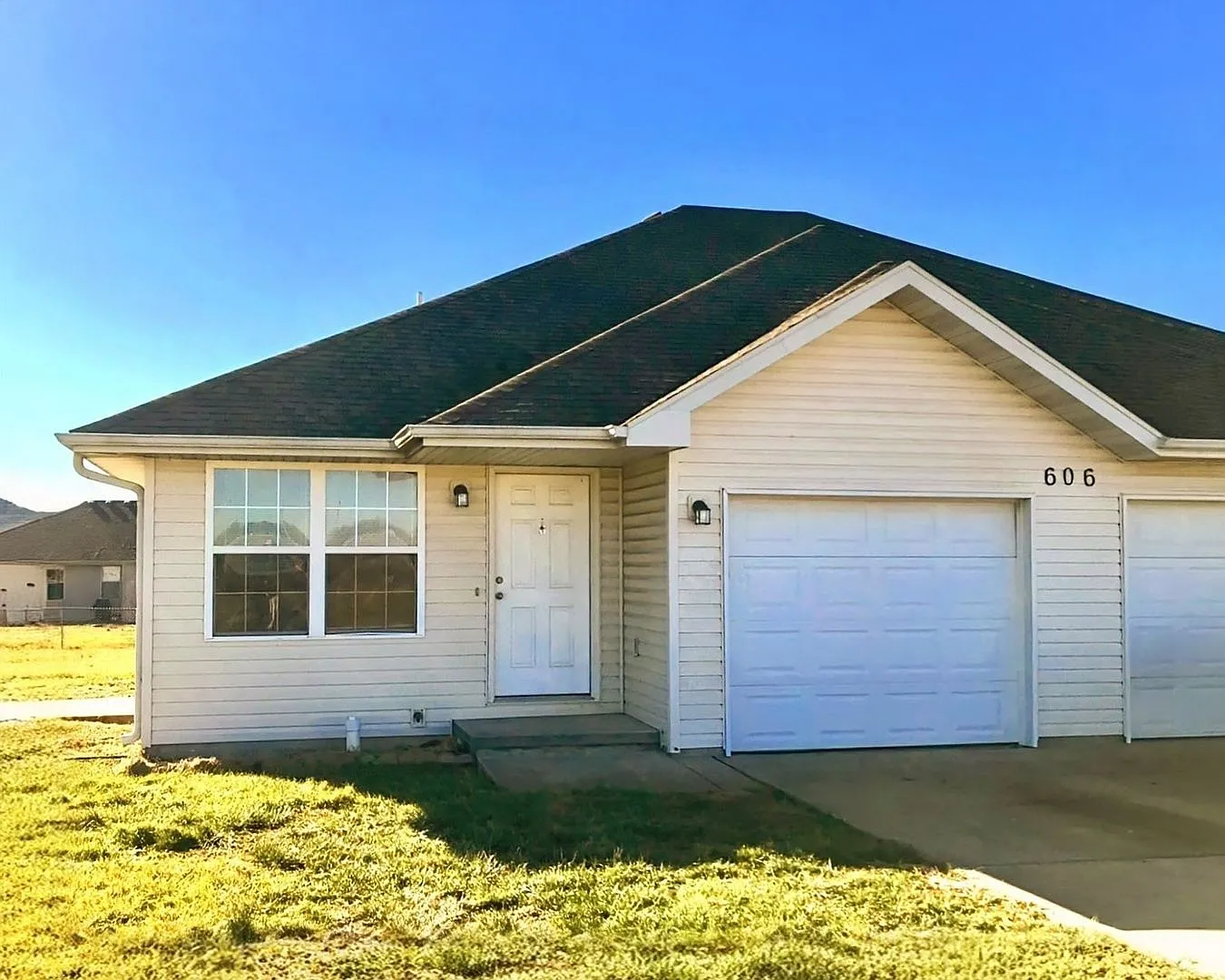 Wonderful Duplex in Clever MO - Available Now — Photo 1