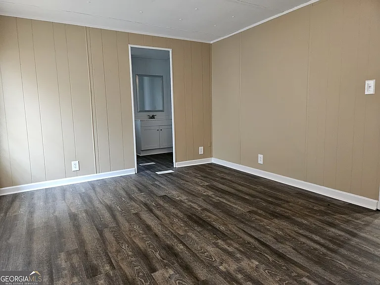 647 Buck Creek Rd — Photo 7