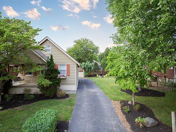 2nd image of 6836 Buckingham Pl