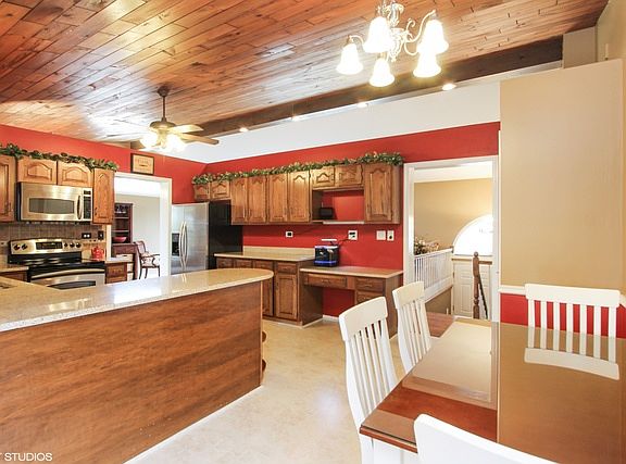 5th image of 191 Foxfire Dr