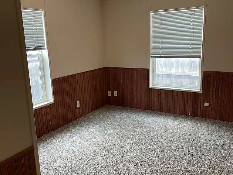 1634 W Mikey Dr — Photo 12