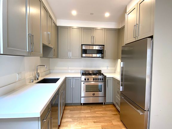 2nd image of 5 Hallam St #6