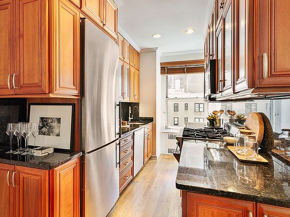 3rd image of 263 W End Ave APT 6F
